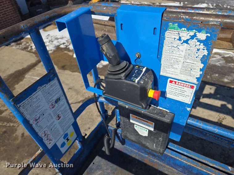 image for item EQ6583 1999 Genie  GS-1930 scissor lift