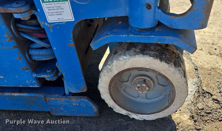 image for item EQ6583 1999 Genie  GS-1930 scissor lift