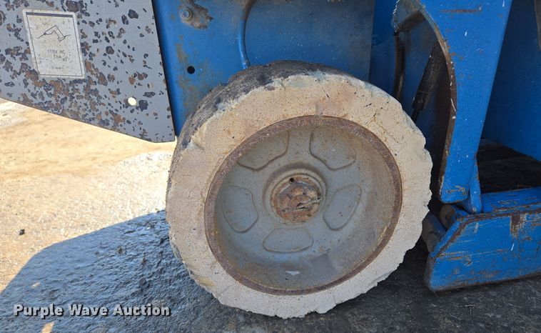 image for item EQ6583 1999 Genie  GS-1930 scissor lift