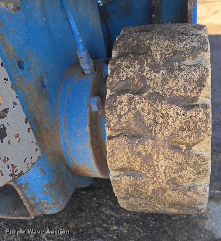 image for item EQ6583 1999 Genie  GS-1930 scissor lift