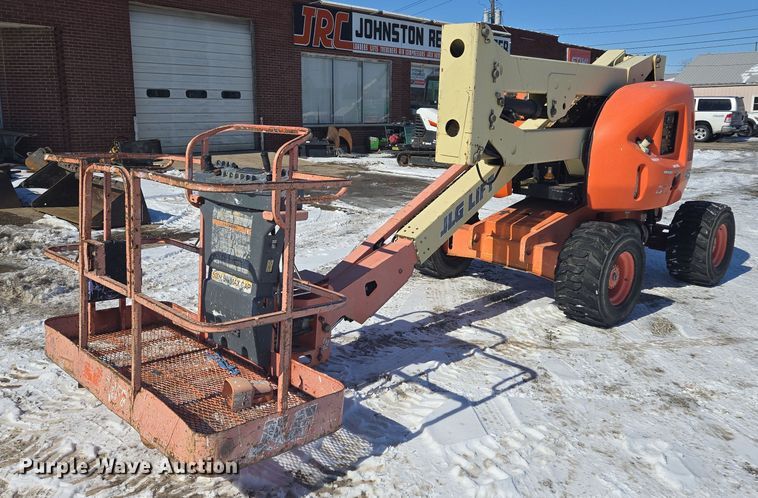 image for item EQ6584 2000 JLG 450A boom lift