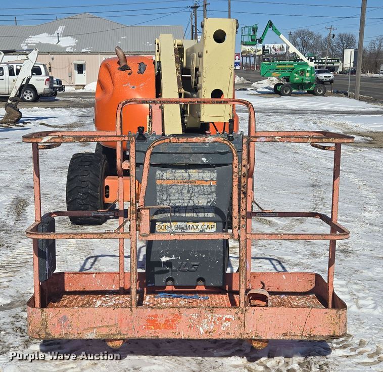image for item EQ6584 2000 JLG 450A boom lift