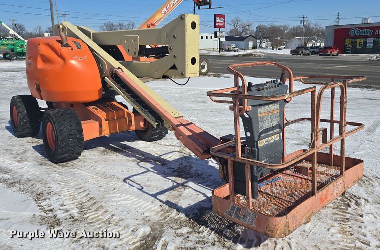 image for item EQ6584 2000 JLG 450A boom lift
