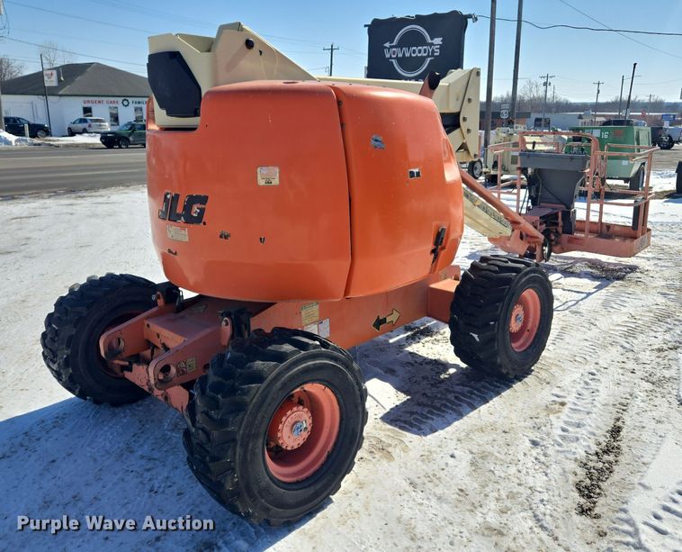 image for item EQ6584 2000 JLG 450A boom lift