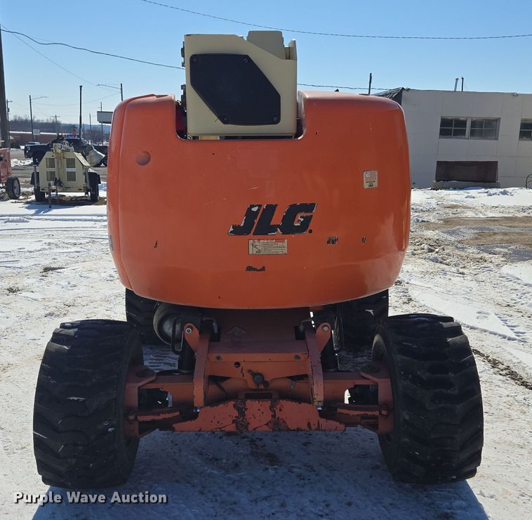 image for item EQ6584 2000 JLG 450A boom lift