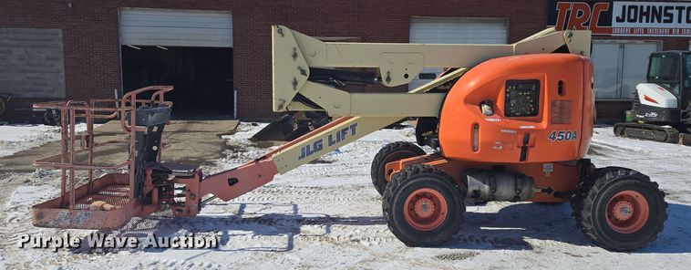 image for item EQ6584 2000 JLG 450A boom lift