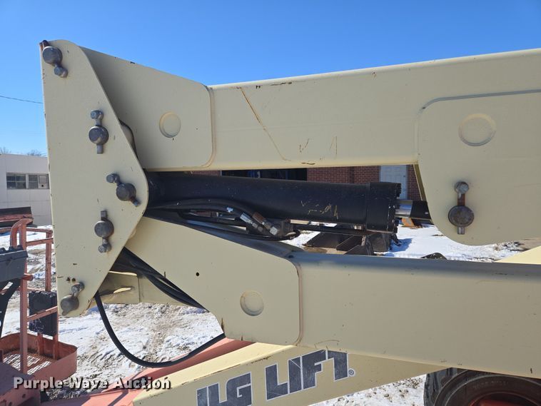 image for item EQ6584 2000 JLG 450A boom lift