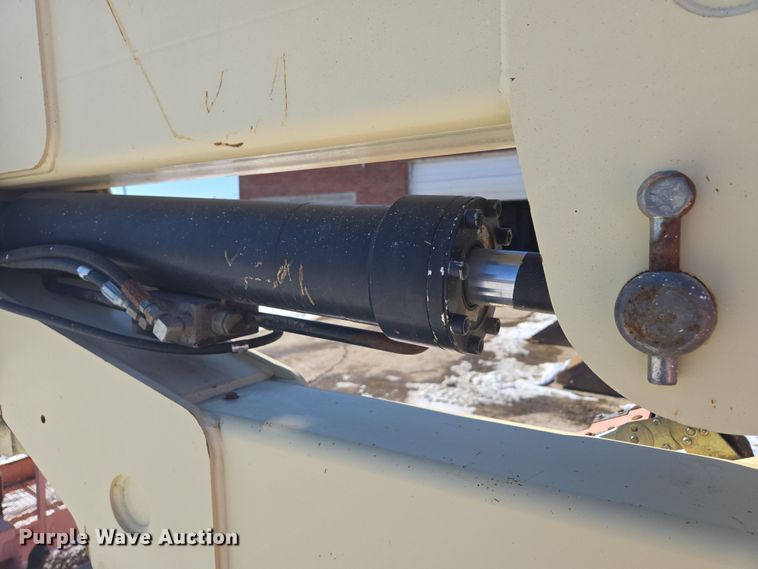 image for item EQ6584 2000 JLG 450A boom lift