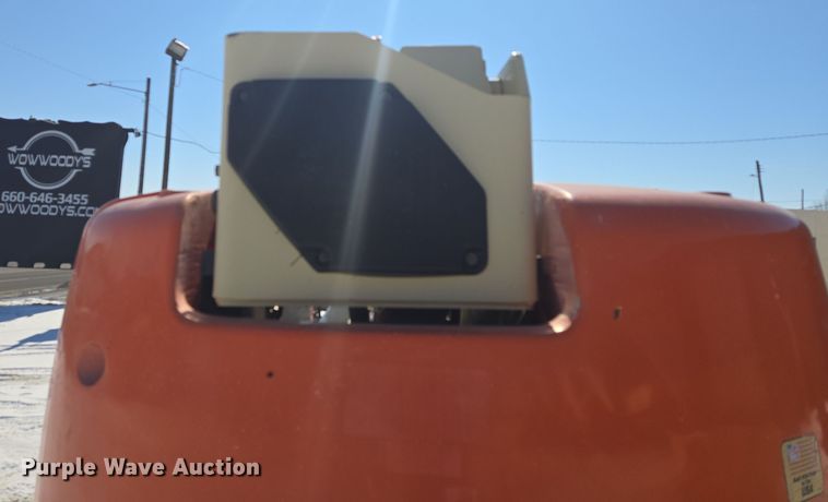 image for item EQ6584 2000 JLG 450A boom lift