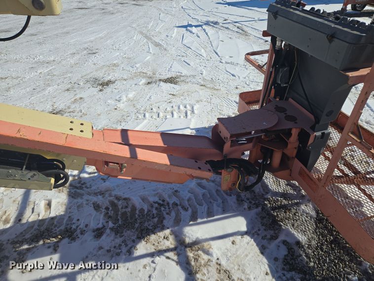 image for item EQ6584 2000 JLG 450A boom lift