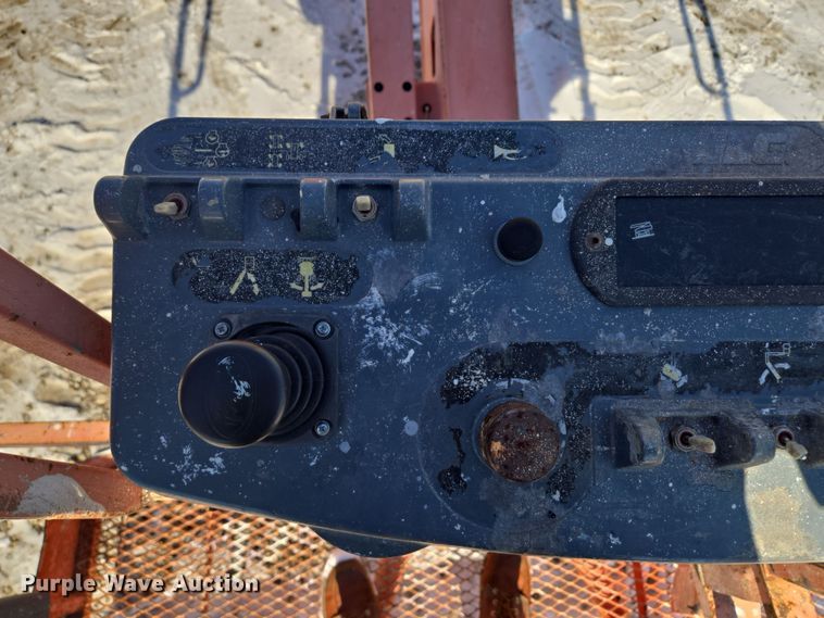 image for item EQ6584 2000 JLG 450A boom lift