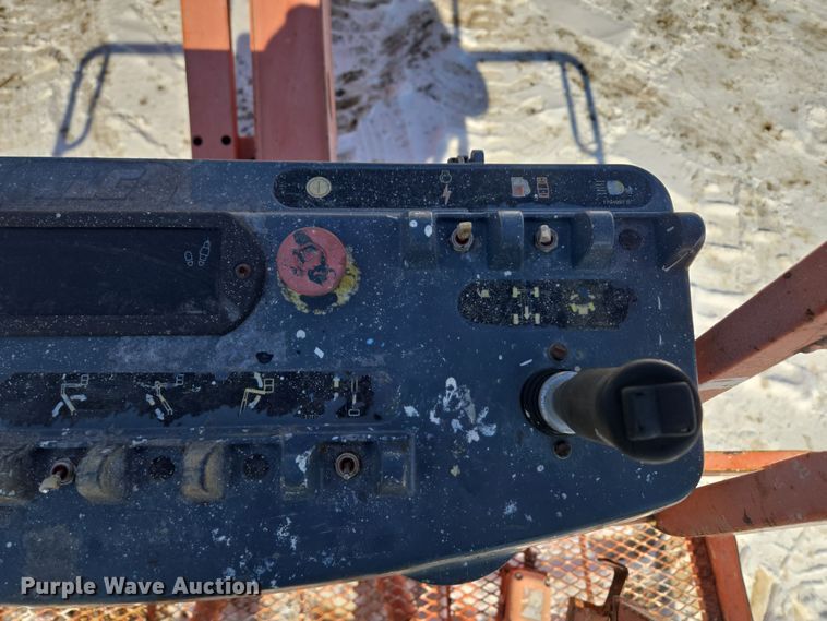 image for item EQ6584 2000 JLG 450A boom lift