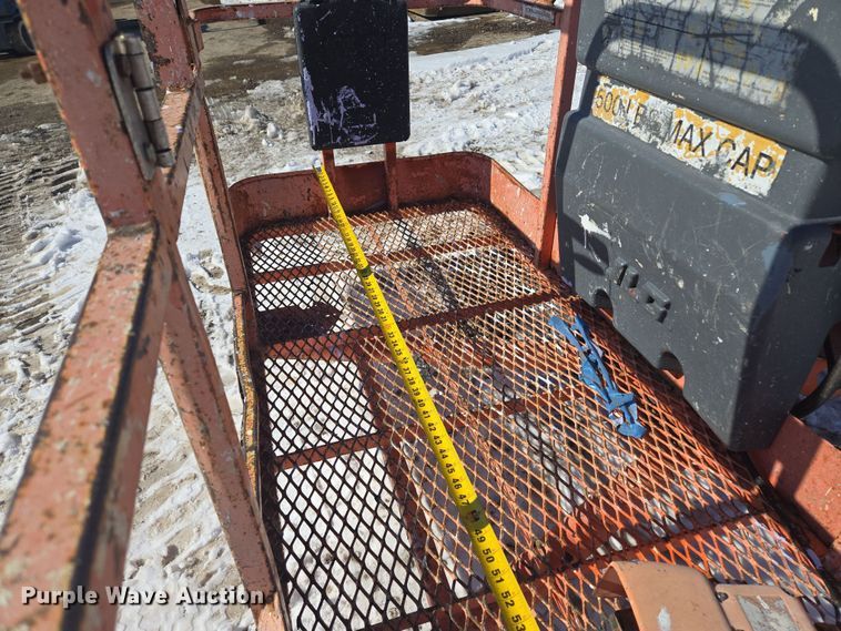 image for item EQ6584 2000 JLG 450A boom lift