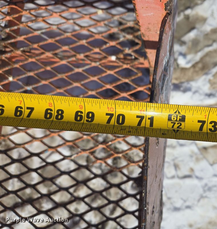 image for item EQ6584 2000 JLG 450A boom lift