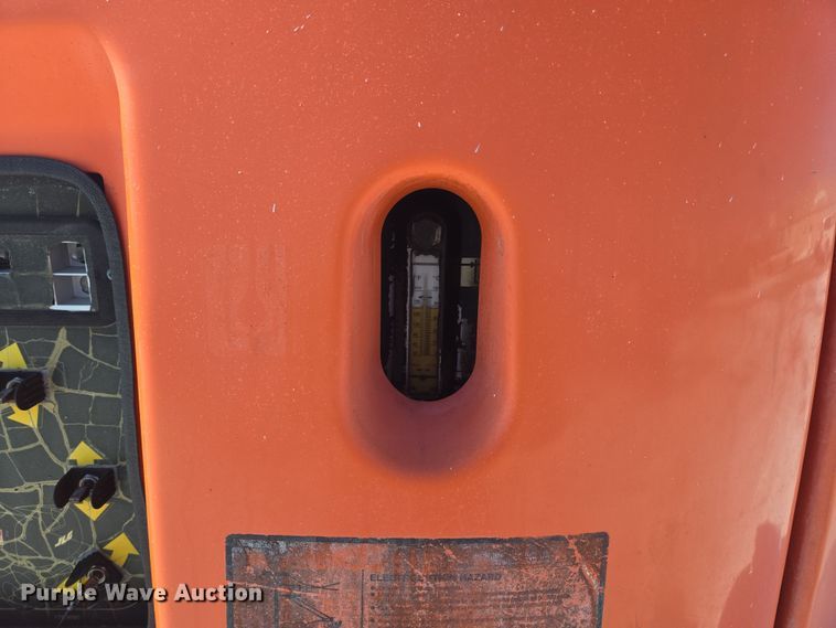 image for item EQ6584 2000 JLG 450A boom lift