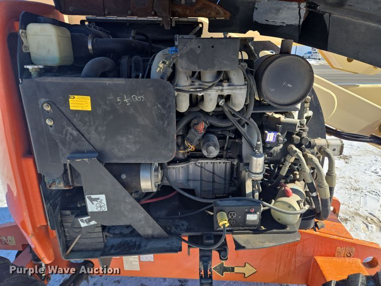 image for item EQ6584 2000 JLG 450A boom lift