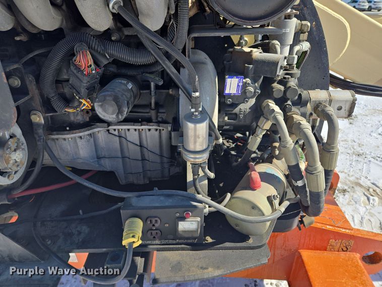 image for item EQ6584 2000 JLG 450A boom lift