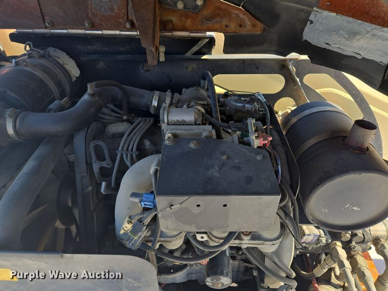 image for item EQ6584 2000 JLG 450A boom lift