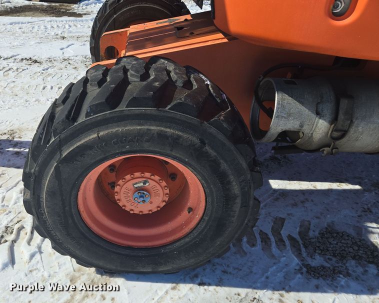 image for item EQ6584 2000 JLG 450A boom lift