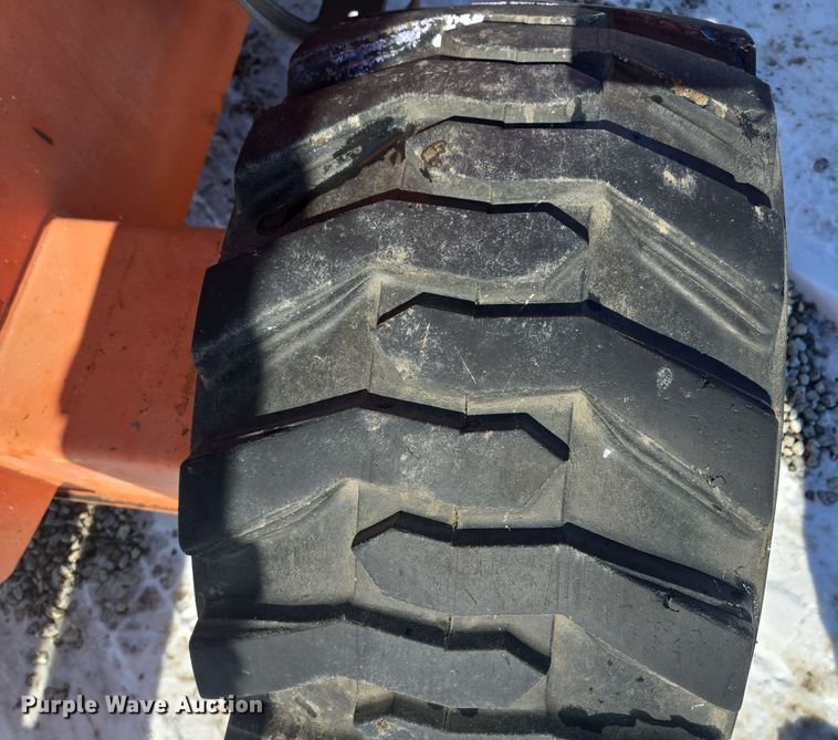 image for item EQ6584 2000 JLG 450A boom lift