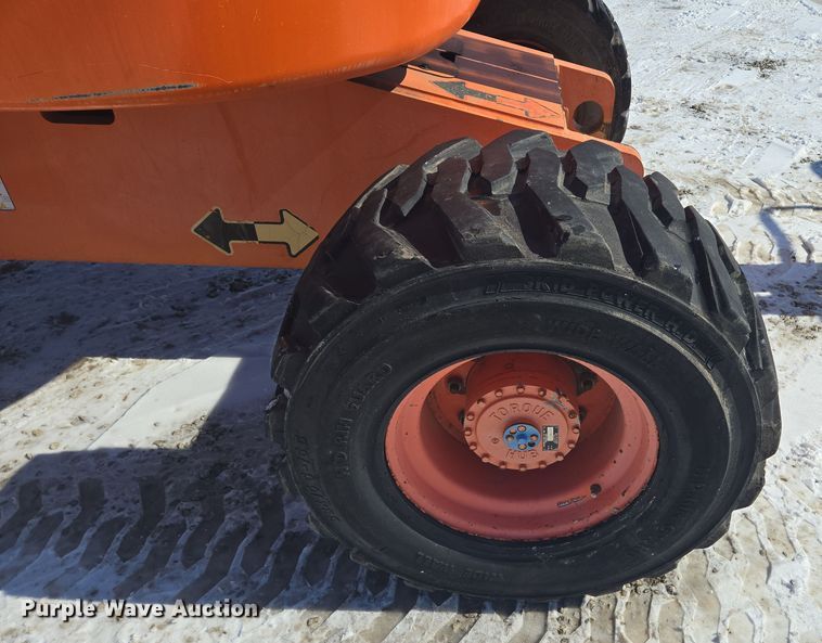 image for item EQ6584 2000 JLG 450A boom lift