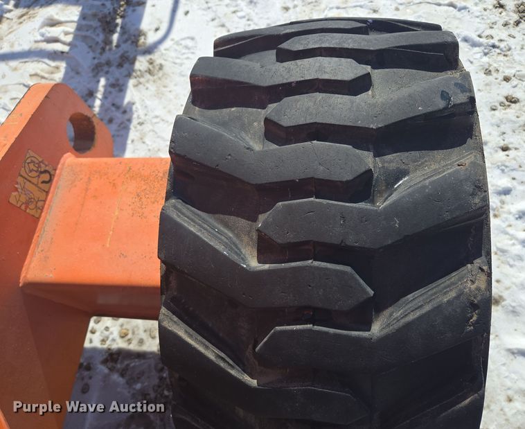 image for item EQ6584 2000 JLG 450A boom lift