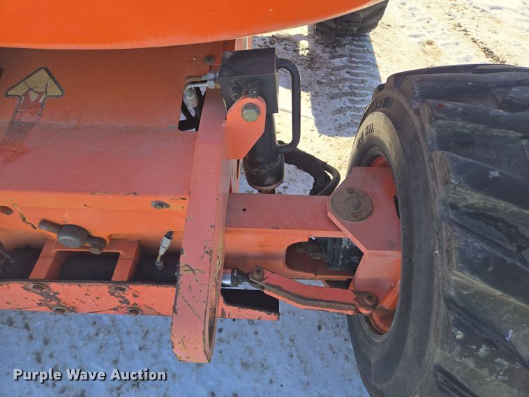 image for item EQ6584 2000 JLG 450A boom lift