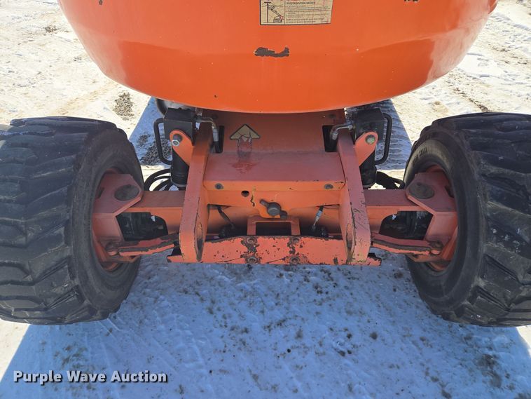 image for item EQ6584 2000 JLG 450A boom lift