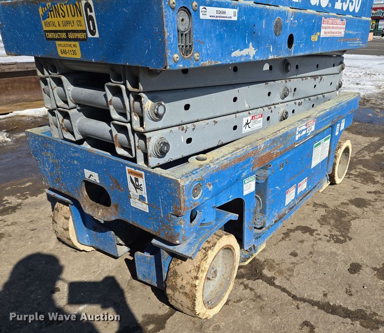 image for item EQ6586 1999 Genie GS-1930 scissor lift