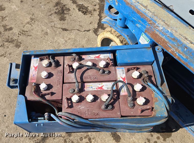 image for item EQ6586 1999 Genie GS-1930 scissor lift