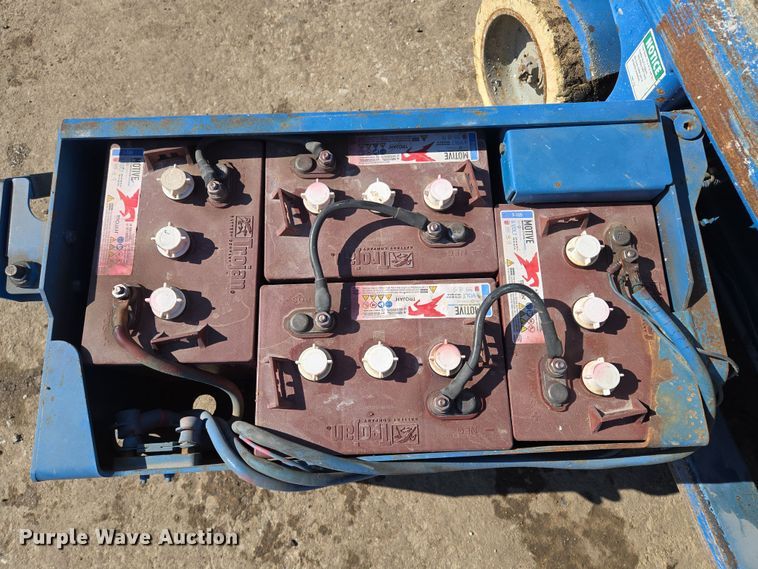 image for item EQ6586 1999 Genie GS-1930 scissor lift