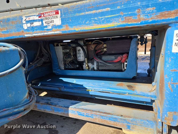 image for item EQ6586 1999 Genie GS-1930 scissor lift