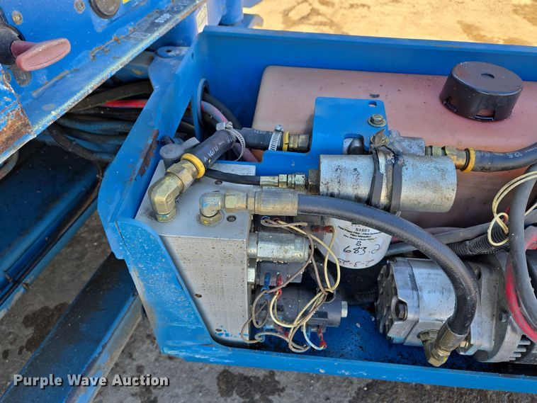 image for item EQ6586 1999 Genie GS-1930 scissor lift