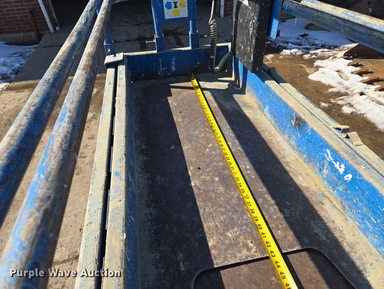 image for item EQ6586 1999 Genie GS-1930 scissor lift