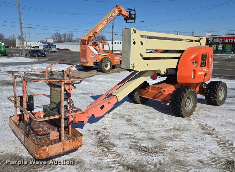 image for item EQ6587 2003 JLG 450A boom lift