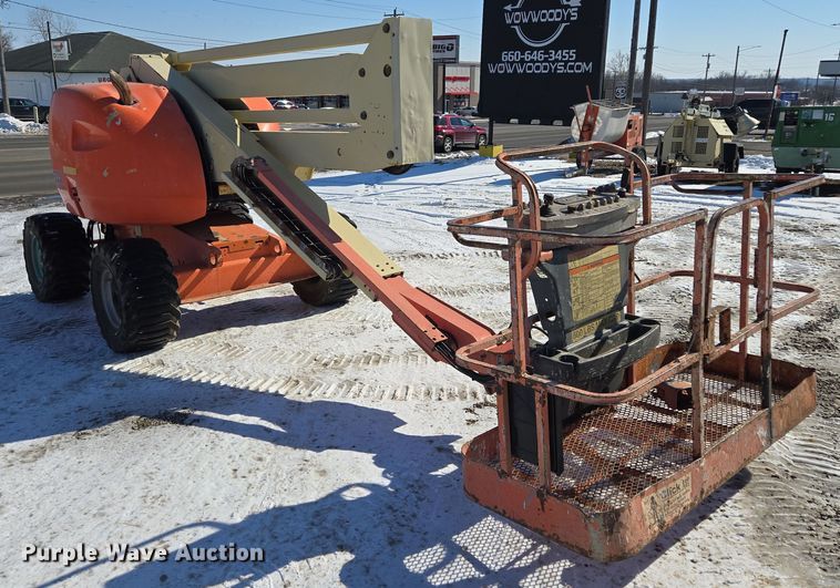 image for item EQ6587 2003 JLG 450A boom lift