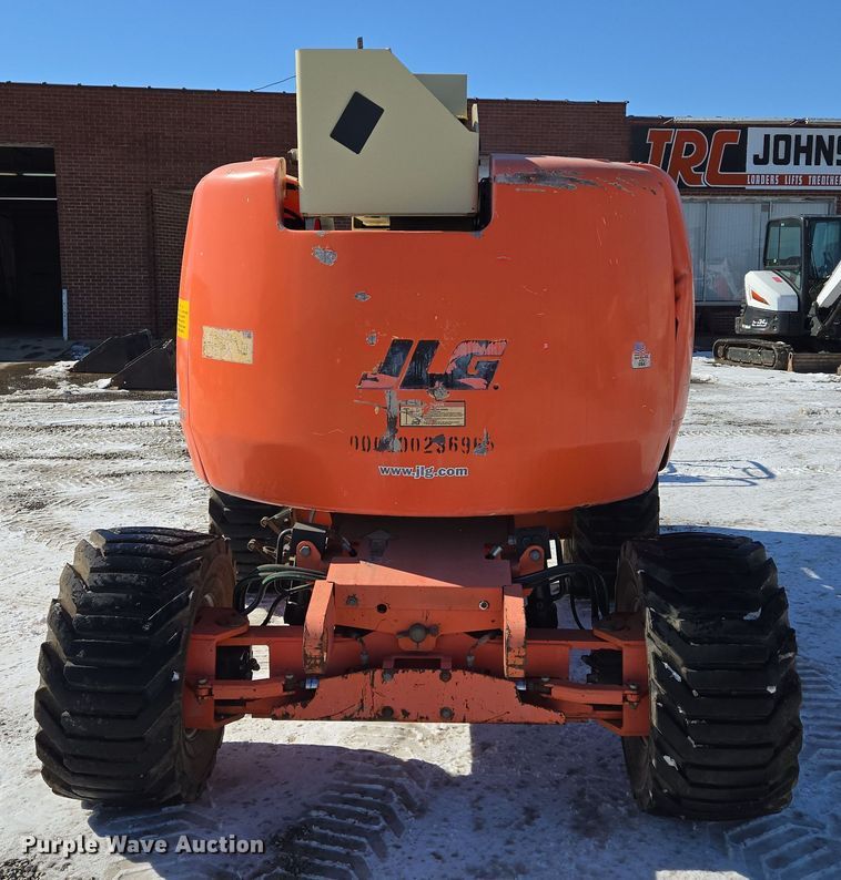 image for item EQ6587 2003 JLG 450A boom lift