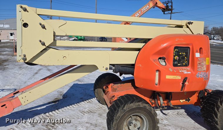 image for item EQ6587 2003 JLG 450A boom lift