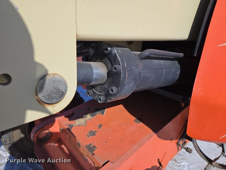 image for item EQ6587 2003 JLG 450A boom lift