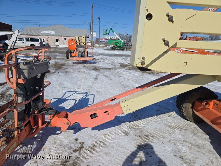 image for item EQ6587 2003 JLG 450A boom lift