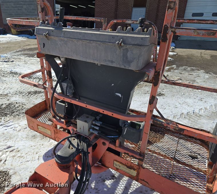 image for item EQ6587 2003 JLG 450A boom lift