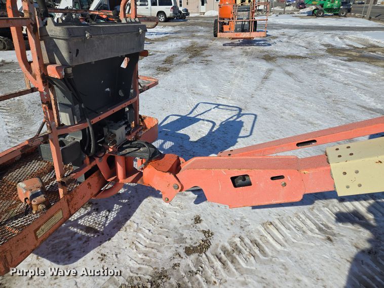 image for item EQ6587 2003 JLG 450A boom lift