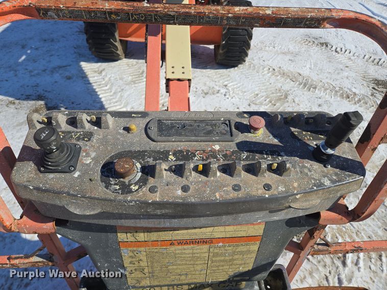 image for item EQ6587 2003 JLG 450A boom lift