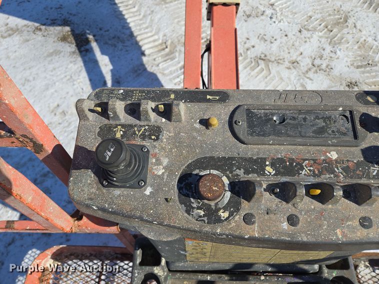 image for item EQ6587 2003 JLG 450A boom lift