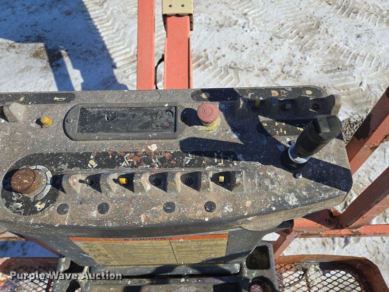 image for item EQ6587 2003 JLG 450A boom lift