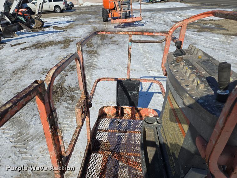 image for item EQ6587 2003 JLG 450A boom lift