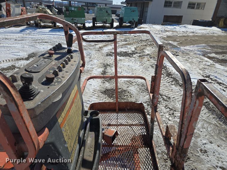 image for item EQ6587 2003 JLG 450A boom lift
