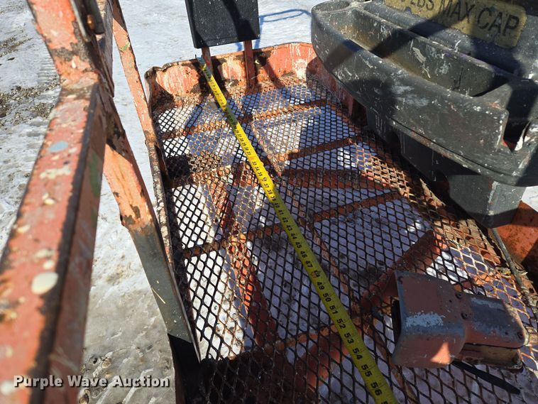 image for item EQ6587 2003 JLG 450A boom lift