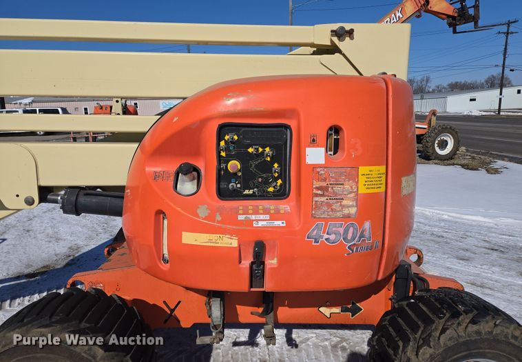 image for item EQ6587 2003 JLG 450A boom lift