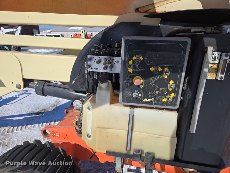 image for item EQ6587 2003 JLG 450A boom lift